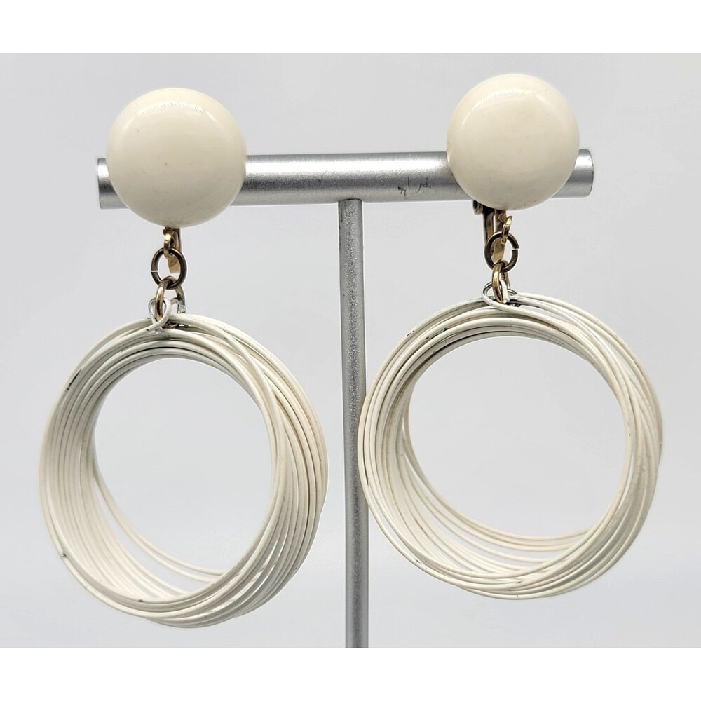 White Lucite Hoop Dangle Clip-On Earrings Mod Statement Retro Unmarked Vintage